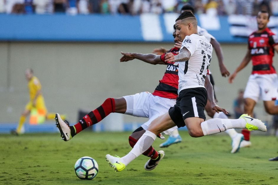 Guilherme Arana deu passe para o gol de Rodriguinho nesse domingo