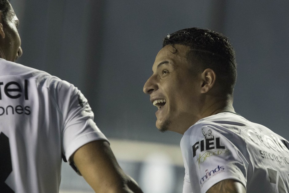 Arana sorri para Marquinhos Gabriel, o autor do primeiro gol contra o Vasco