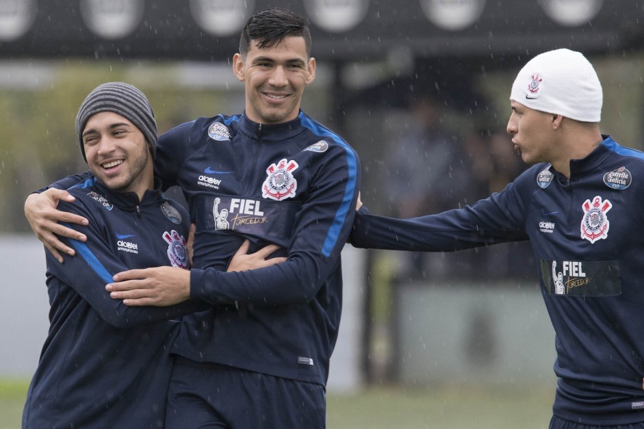 Balbuena (ao centro) negocia renovação com Corinthians; atual vínculo expira no fim de 2018 Balbuena (ao centro) negocia renovação com Corinthians; atual vínculo expira no fim de 2018