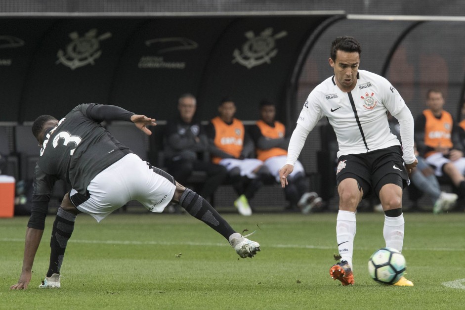 Jadson voltou a atuar diante o Botafogo, pelo Brasileirão