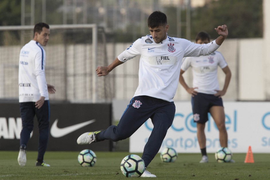 Camacho durante o treino de hoje, no CT Joaquim Grava