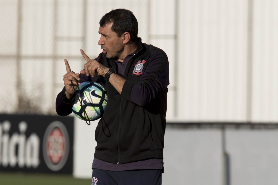 Carille comanda último treino antes de encarar a Ponte Preta
