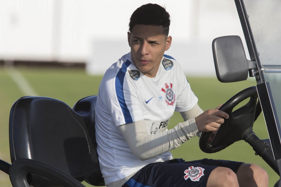 Guilherme Arana manobrando o carrinho no treino de hoje