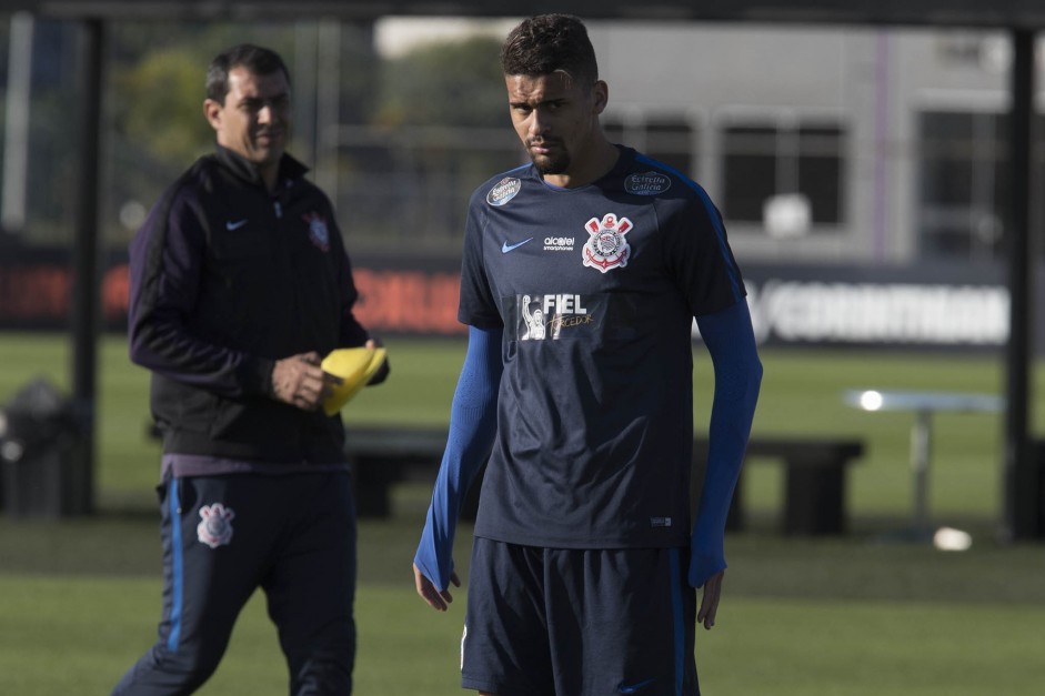 Lo Santos sentiu dores no pbis e j realiza tratamento no Corinthians