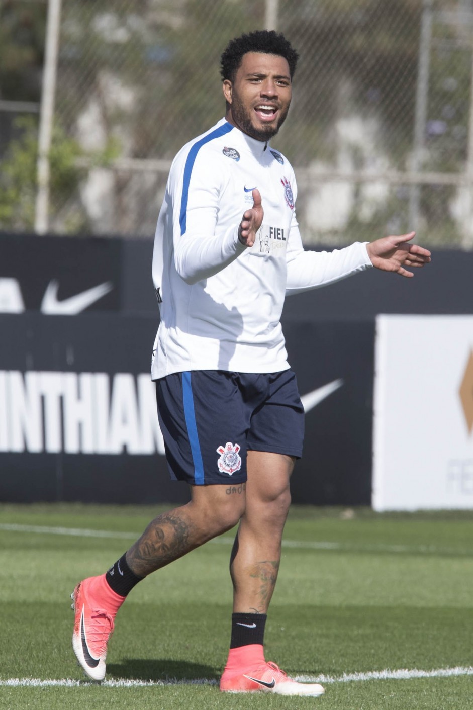 Olha a animao do atacante Kazim no treino de hoje