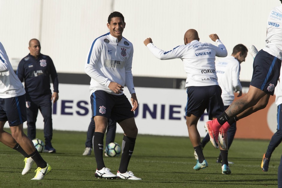 Pablo, como sempre, abre o sorriso no treino de hoje no CT