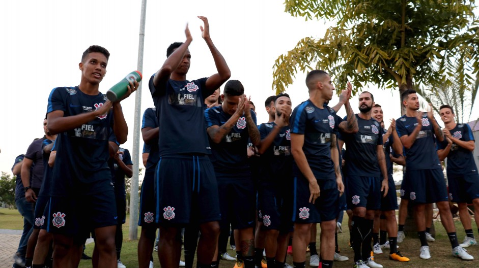 Jogadores agradeceram o apoio da torcida do Corinthians