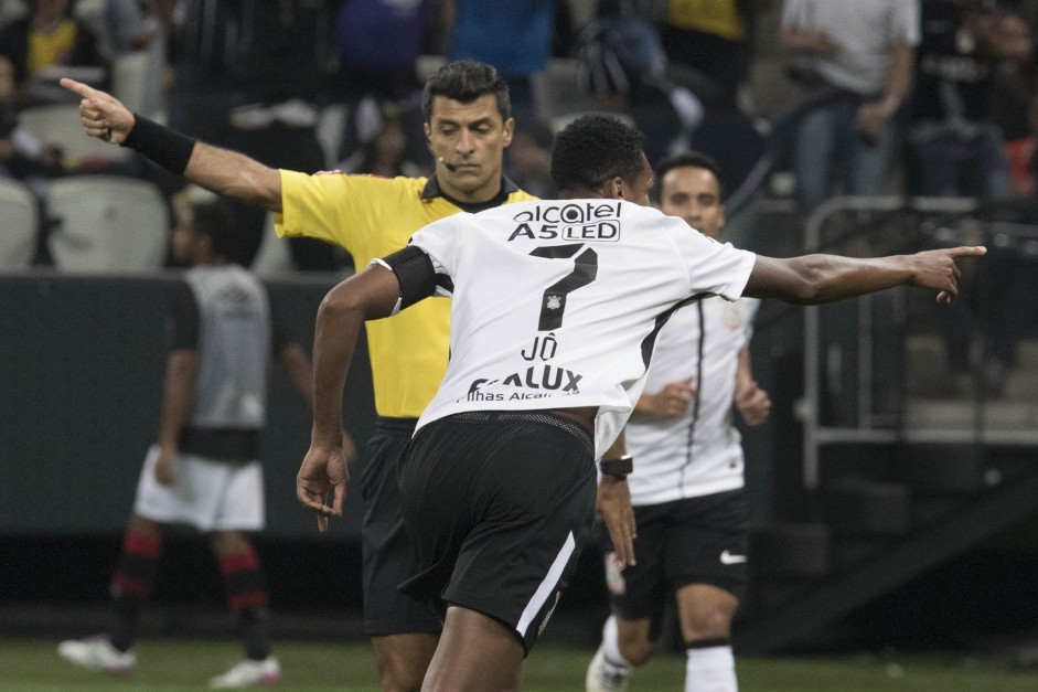 Jô marcou o gol de número 200 da Arena