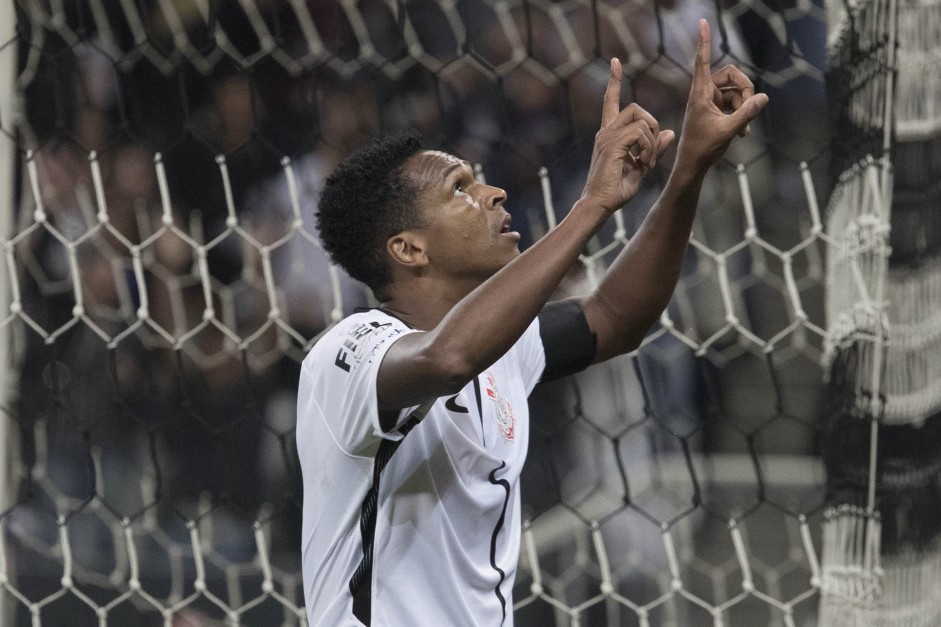 Fiel quer J de volta ao Corinthians