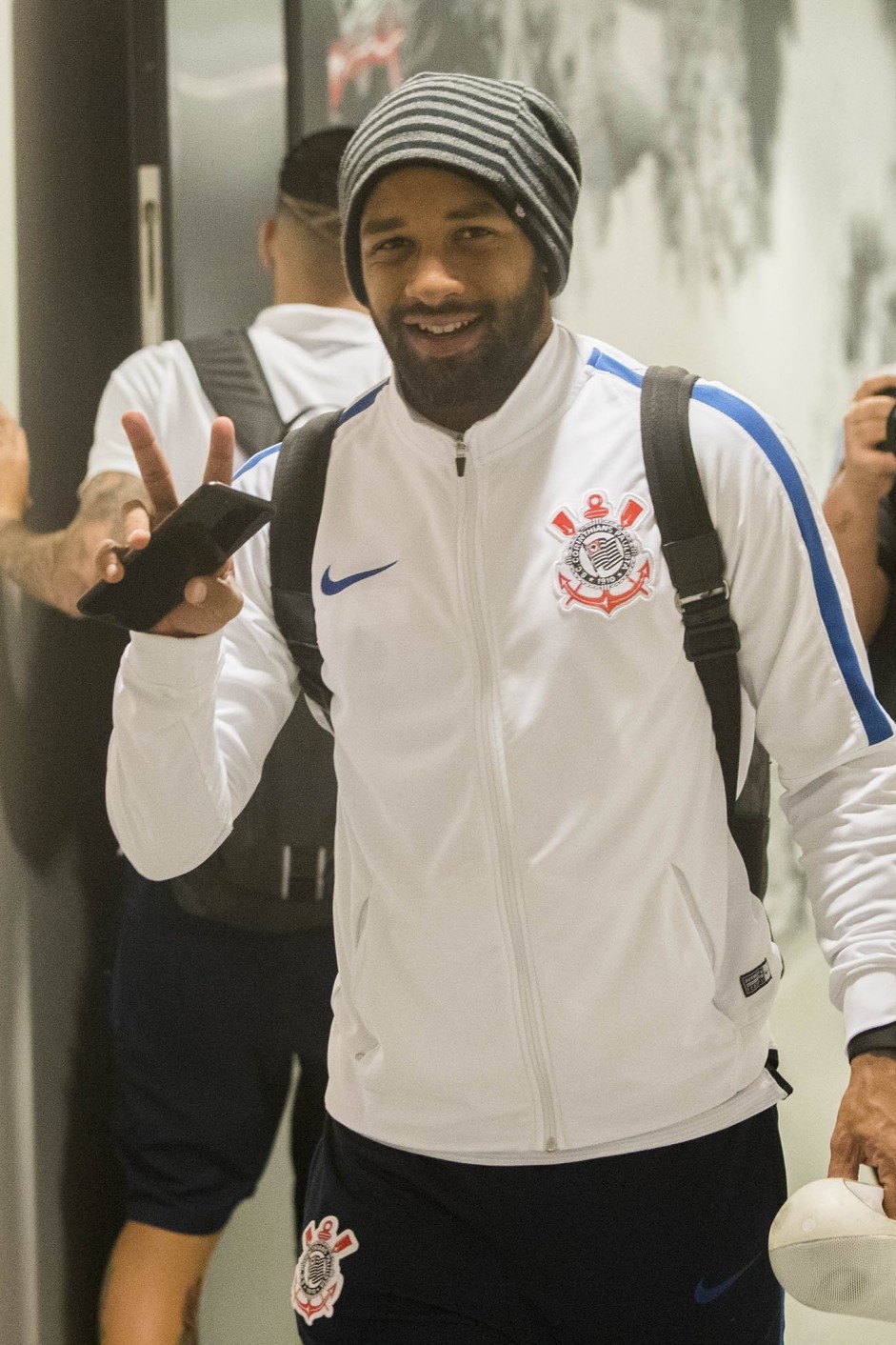 Fellipe Bastos no vestiário da Arena antes do jogo contra a Ponte Preta