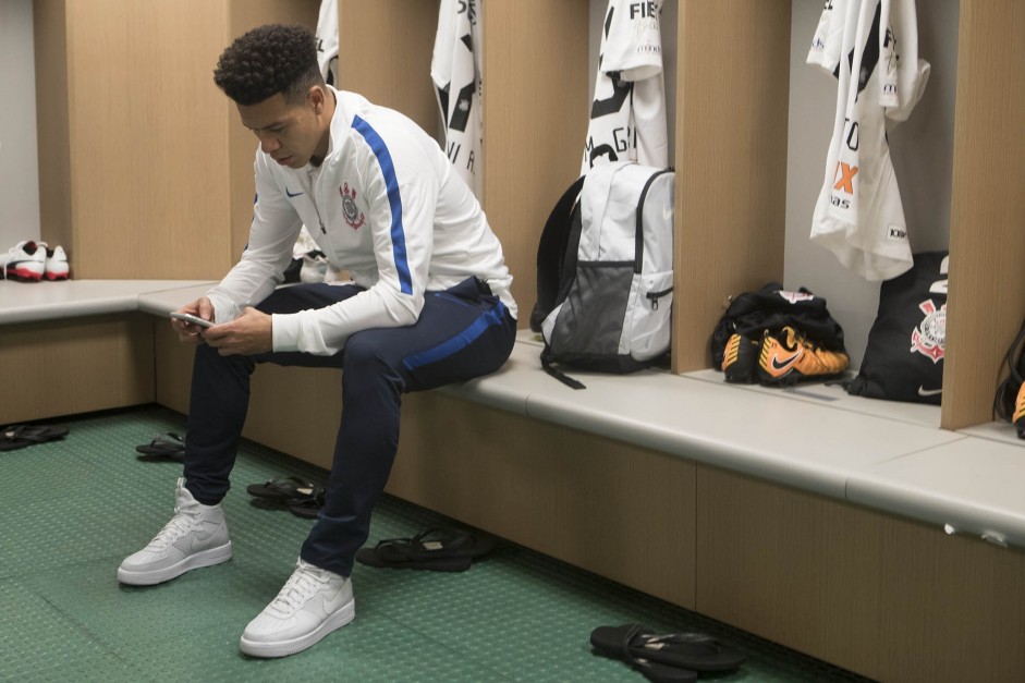 Marquinhos Gabriel no estdio do Palmeiras aguardando o incio da partida