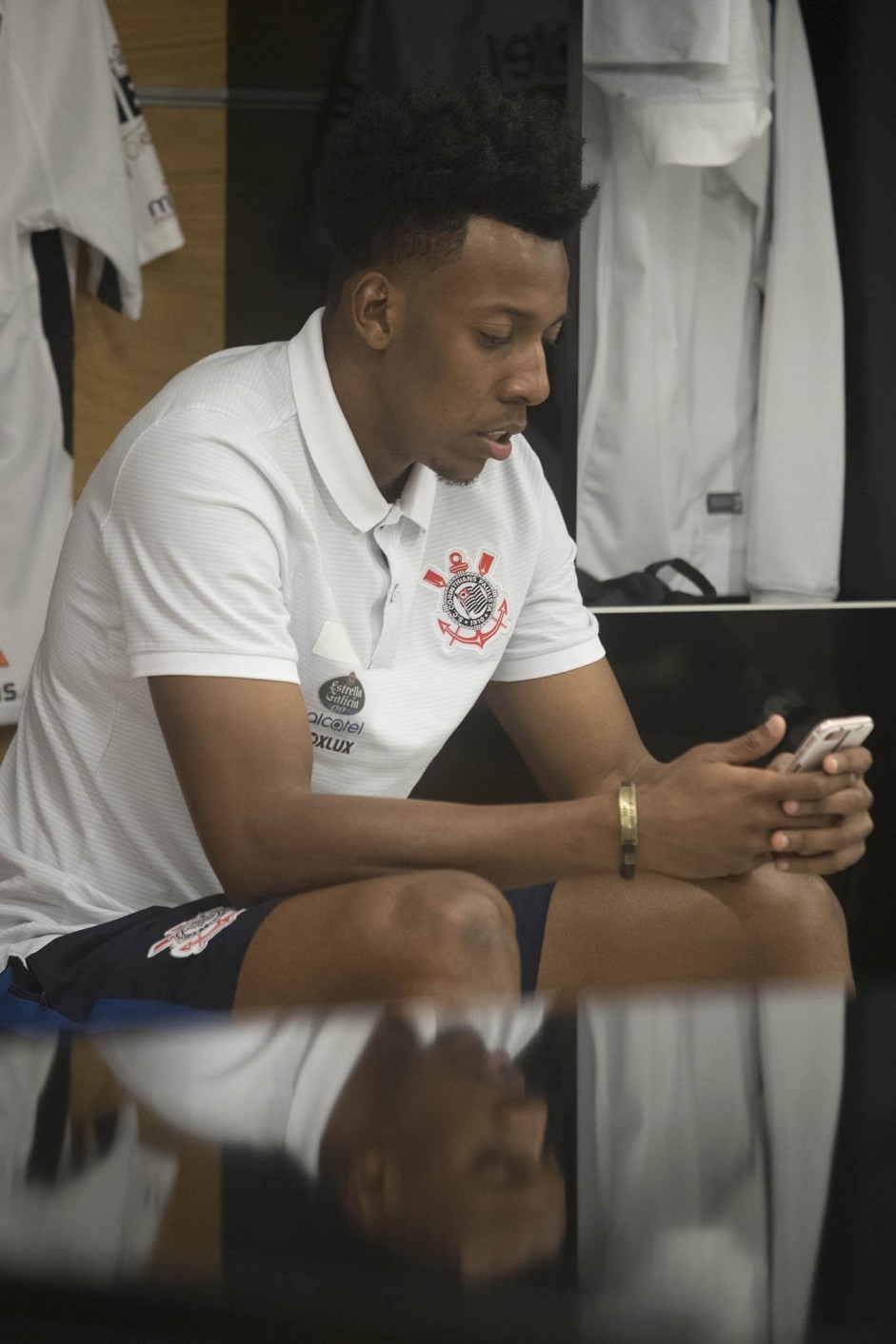 Moisés no vestiário da Arena antes do jogo contra a Ponte Preta