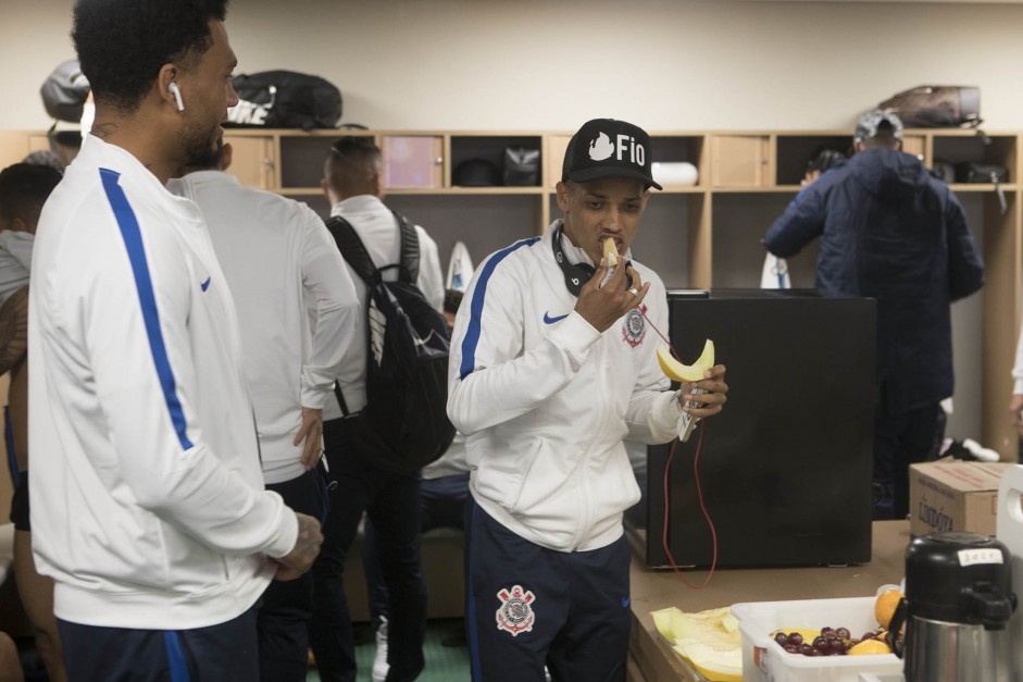 Pedrinho antes da partida contra o Palmeiras