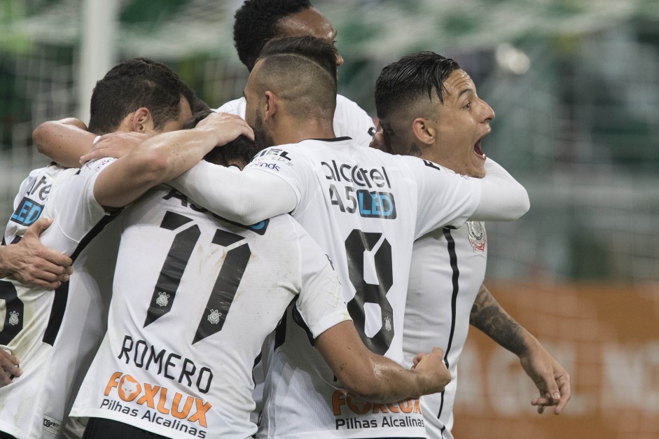 Arana comemora gol em vitria do Corinthians sobre Palmeiras no Allianz