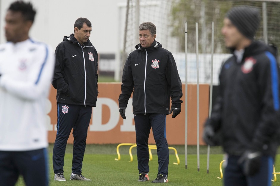 Carille e Walmir Cruz no treino de hoje do CT