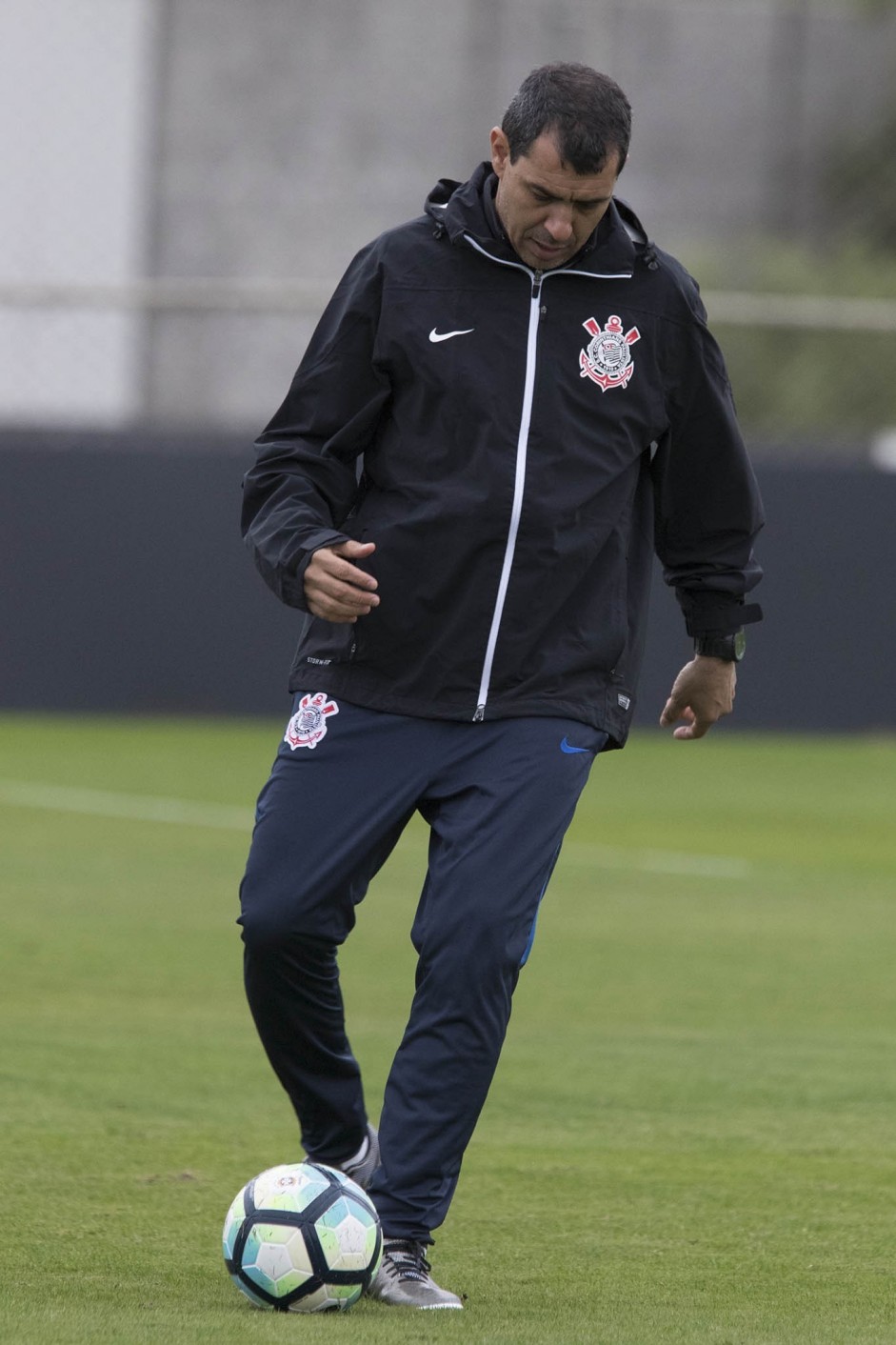 Fábio Carille faz os últimos ajustes antes do jogo contra o Avaí