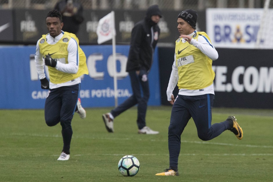 Jogadores treinaram no CT nesta tera-feira