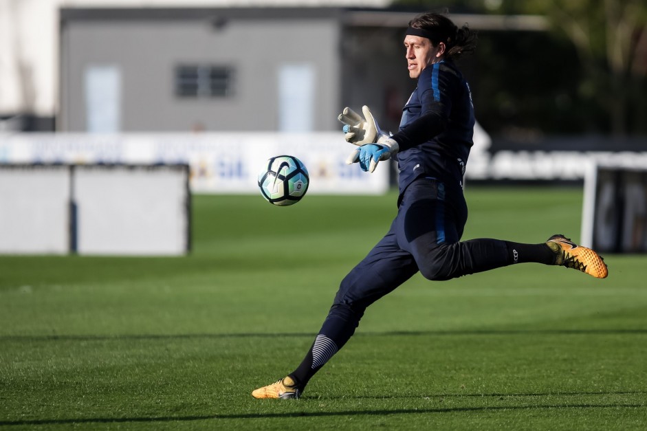 Cássio no treino após partida contra o Avaí