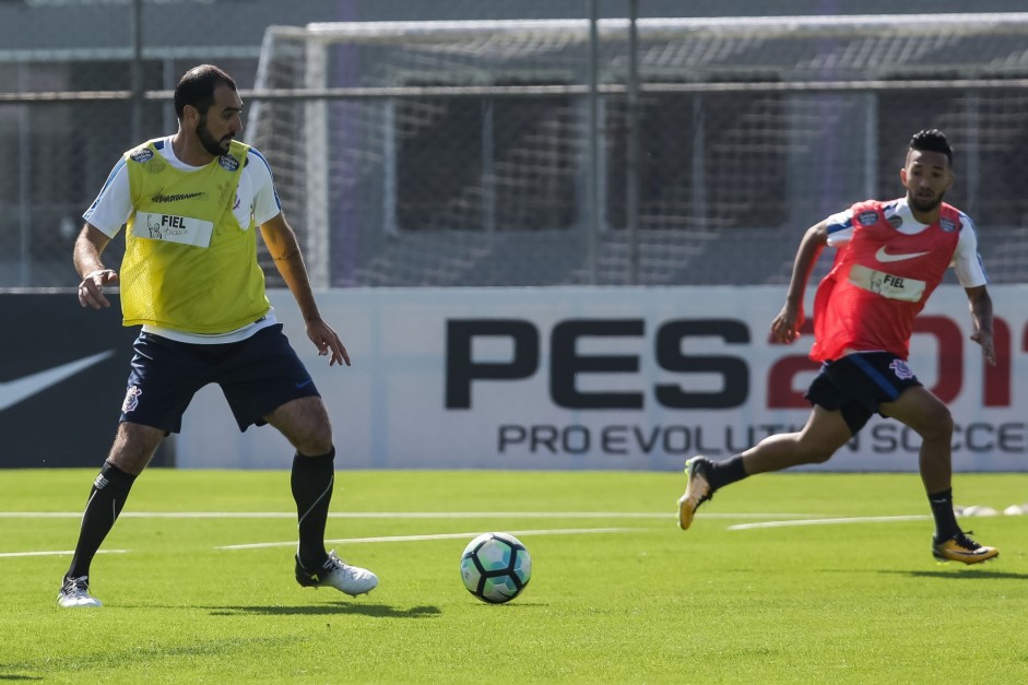 Danilo no treino da manhã antes do embarque para o Rio