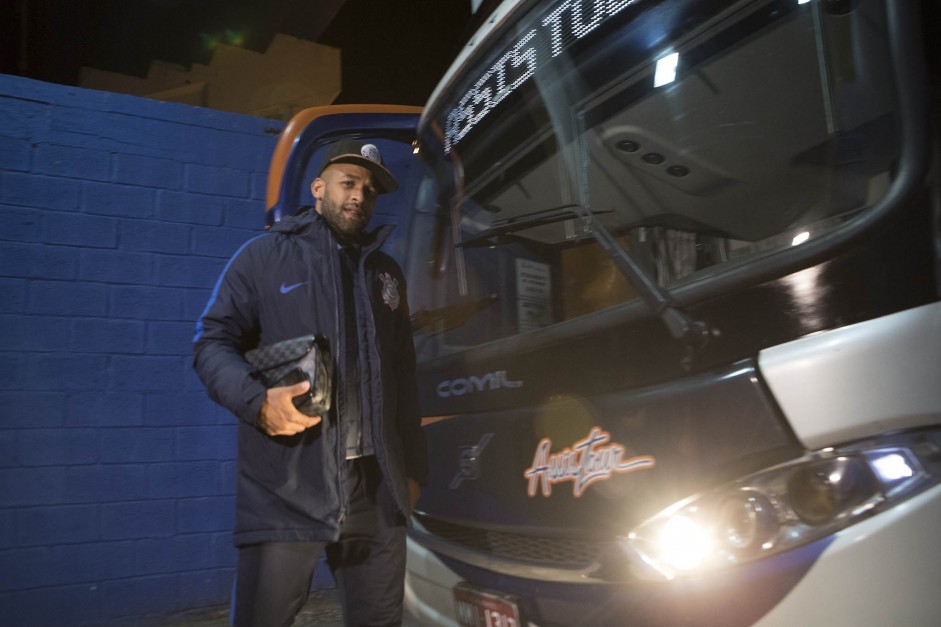 Felipe Bastos antes da partida contra o Avaí pelo campeonato brasileiro