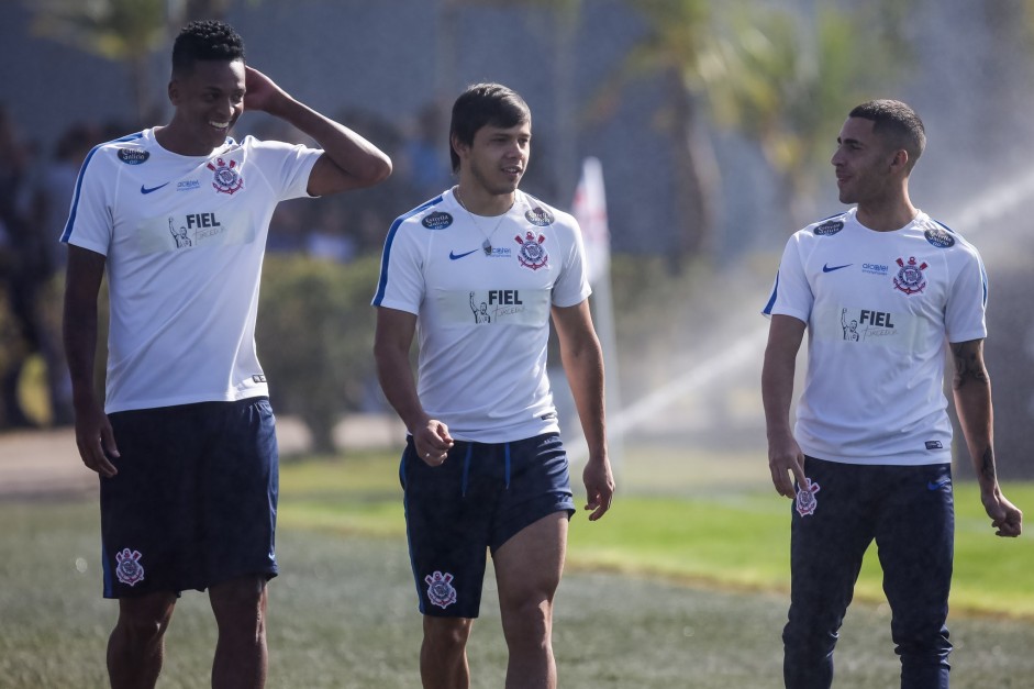 J, Romero e Gabriel no treino da manh antes do embarque para o Rio