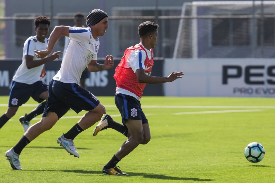 Jogadores no treino da manhã antes do embarque para o Rio