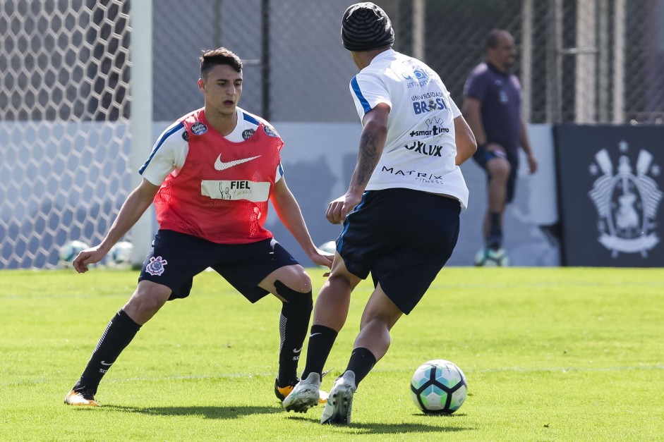 Jogadores no treino da manh antes do embarque para o Rio