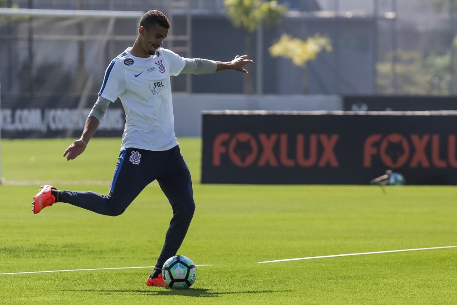 Jogadores no treino da manh antes do embarque para o Rio