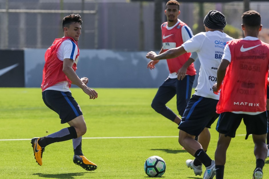 Jogadores no treino da manh antes do embarque para o Rio