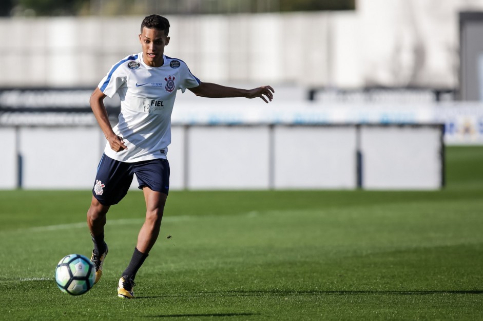 Pedrinho no treino após partida contra o Avaí