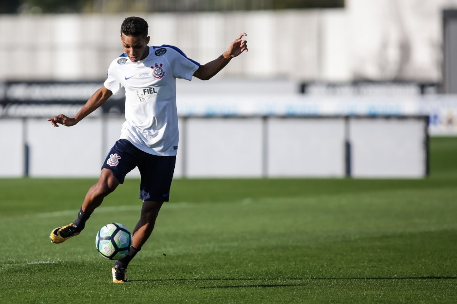 Pedrinho no treino aps partida contra o Ava