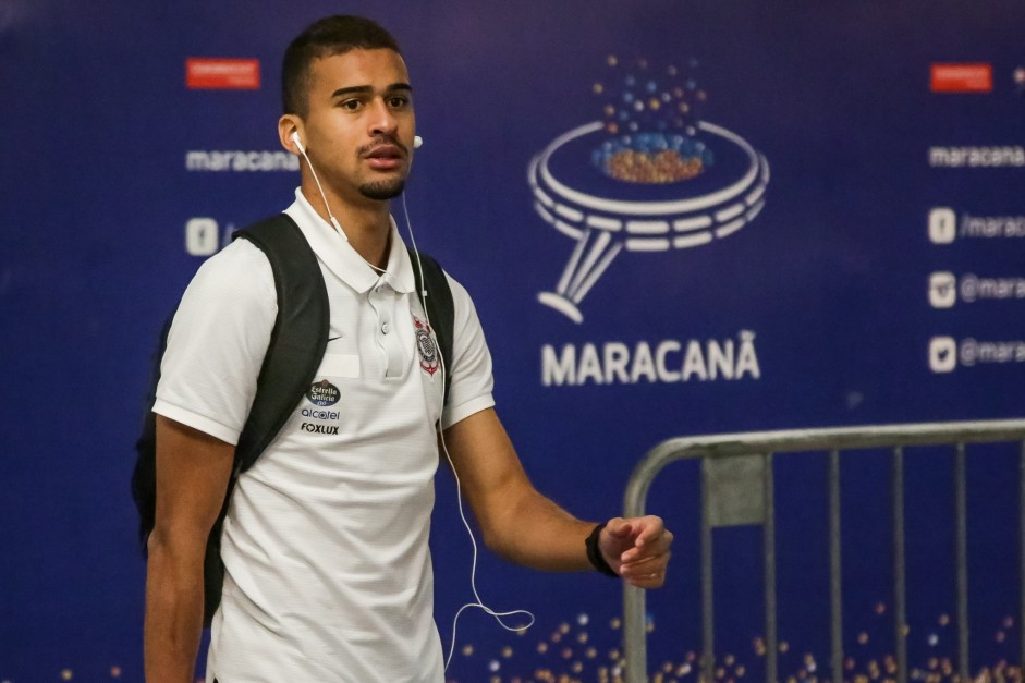 ** na chegada ao estádio antes da partida contra o Fluminense