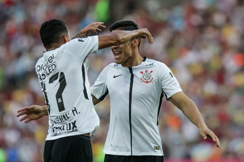 Balbuena comemora gol na partida contra o Fluminense no Maracan pelo Brasileiro 2017