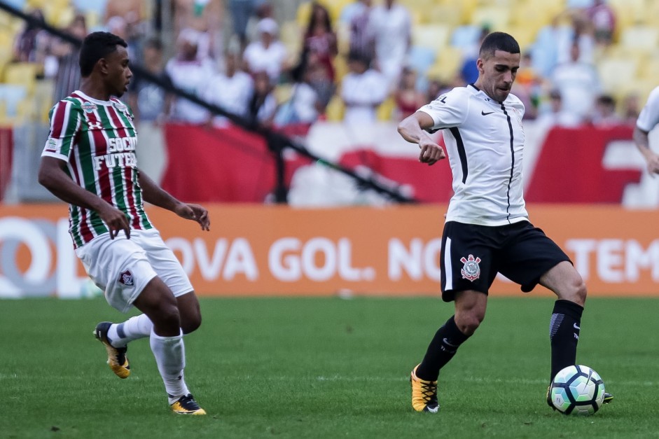 Gabriel na partida contra o Fluminense no Maracan pelo Brasileiro 2017