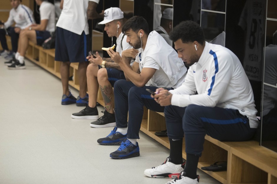 Jogadores concentrados antes da partida contra o Patriotas pela Sulamericana