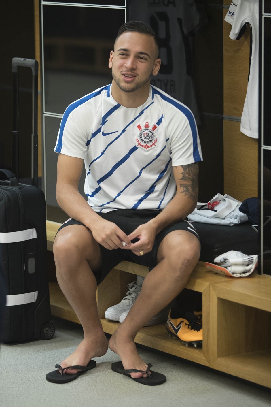 Maycon antes da partida contra o Patriotas pela Sulamericana