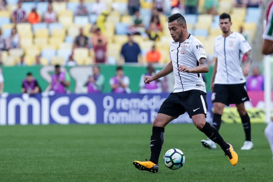 Maycon em ao contra o Fluminense no Maracan pelo Brasileiro 2017