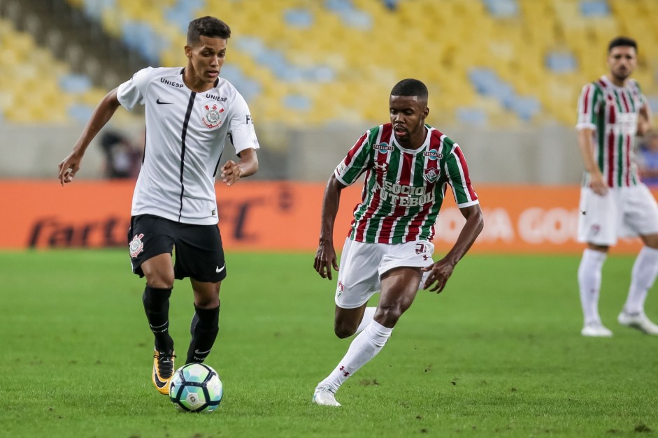Pedrinho em ao contra o Fluminense no Maracan pelo Brasileiro 2017