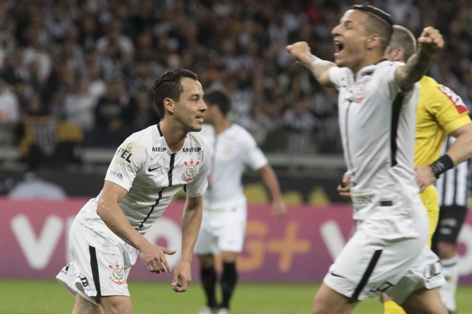 Olha a vibrao do Gabriel no gol de Rodriguinho contra o Atltico-MG