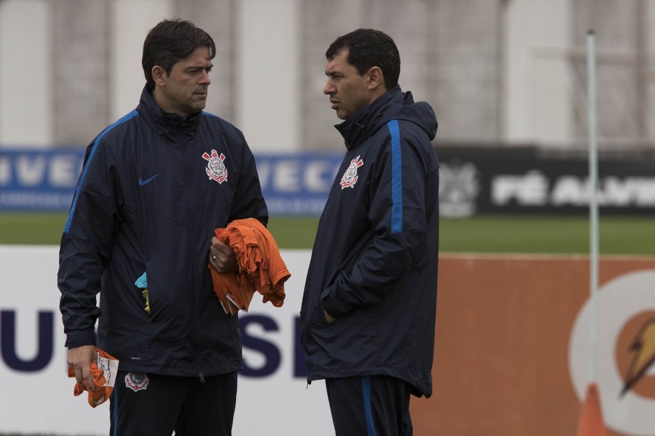 Cuca e Carille conversam no treino de hoje