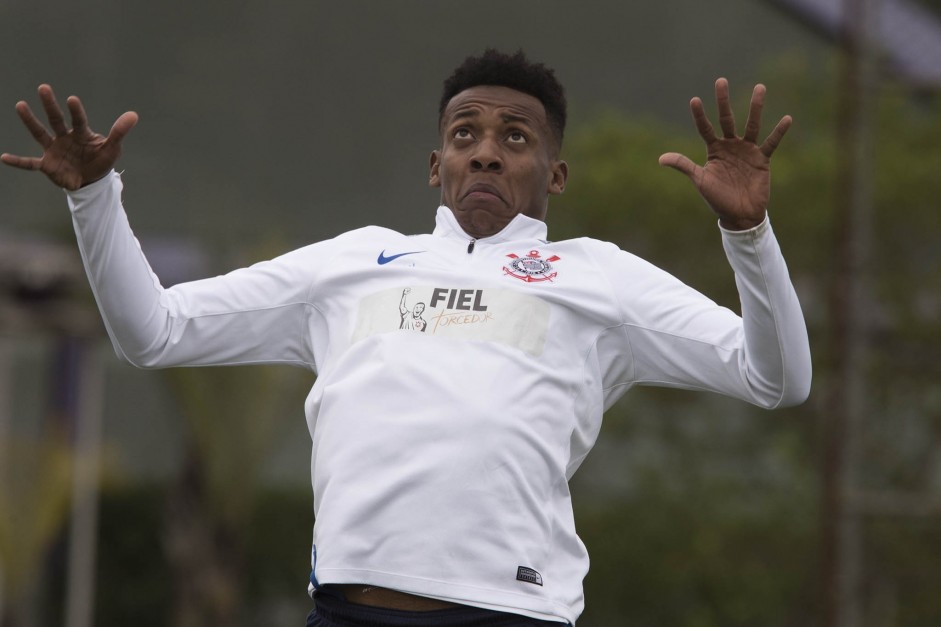 Moisés será o substituto de Arana, que está machucado
