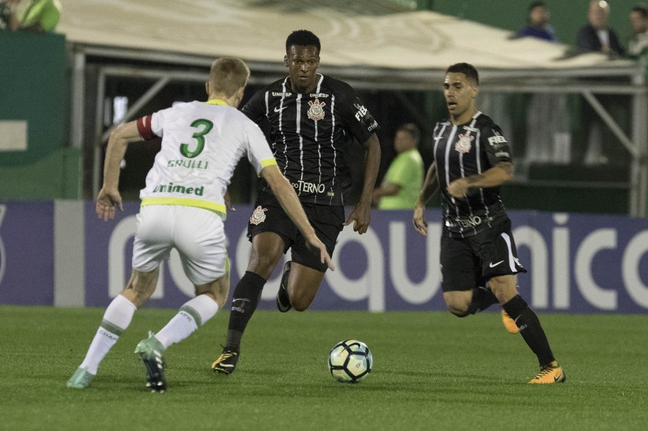 Chapecoense pode ser beneficiada em caso de vitória do Corinthians sobre o Flamengo