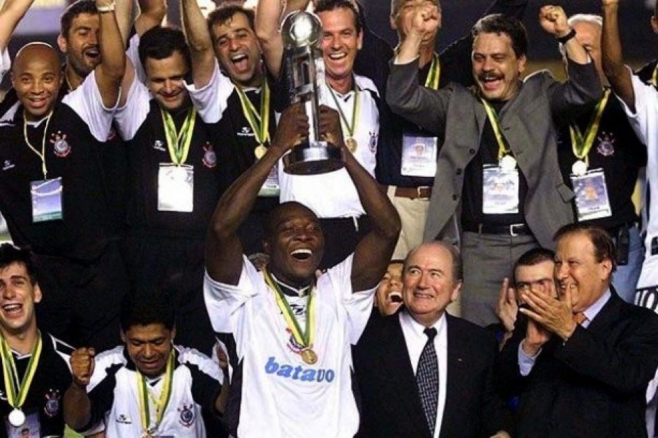 Com 30 mil corinthianos no Maracan, o Timo foi conquistou o seu primeiro Mundial da Fifa em 2000