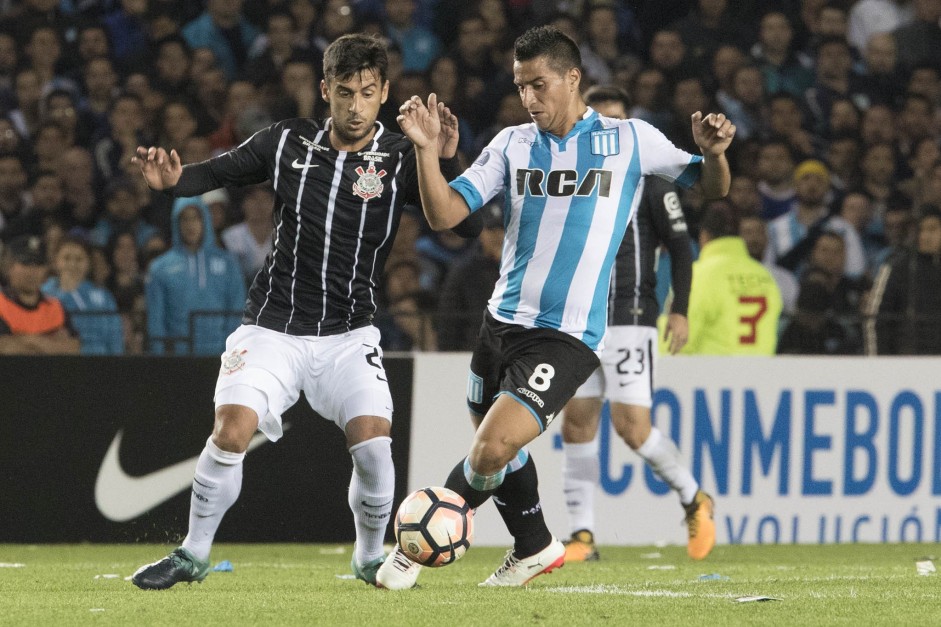 Camacho entrou como titular diante o Racing, na Argentina