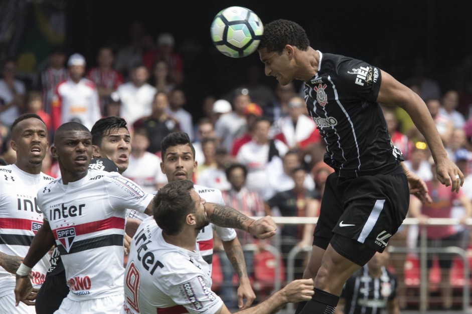 Pablo  um dos principais jogadores no jogo areo do Corinthians