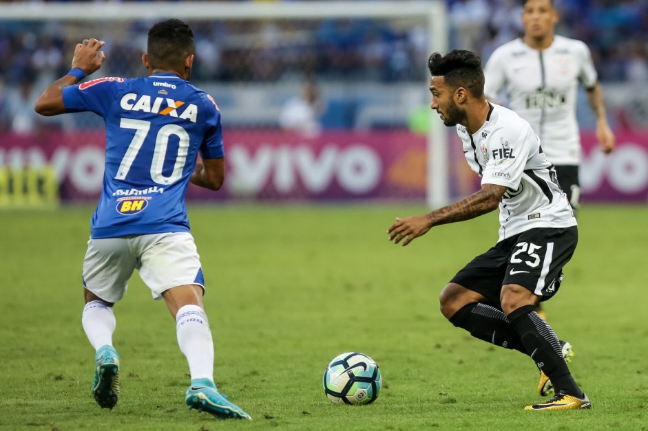 Clayson entrou no segundo tempo no lugar de Rodriguinho