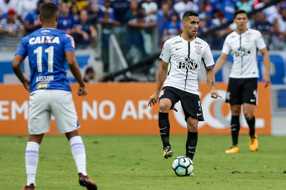Gabriel durante a partida contra o Cruzeiro no Mineiro