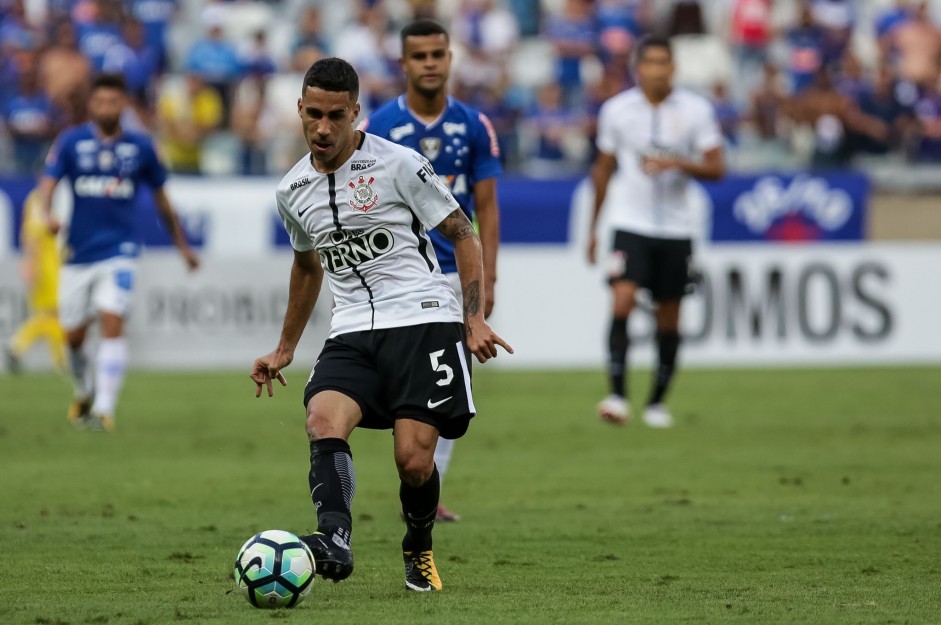 Gabriel muito bem na marcação diante o Cruzeiro