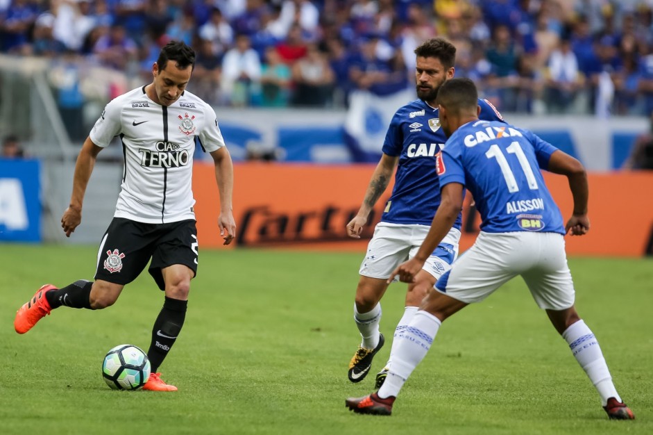 Rodriguinho entrou como titular, mas foi substitudo no segundo tempo contra o Cruzeiro