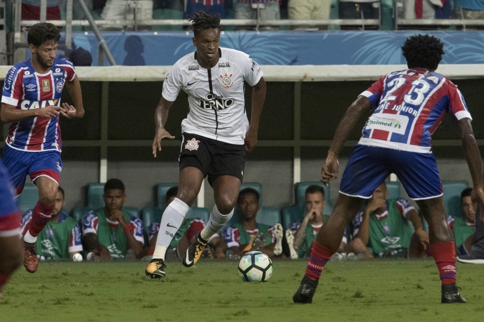 O atacante J durante partida contra o Bahia, na Arena Fonte Nova